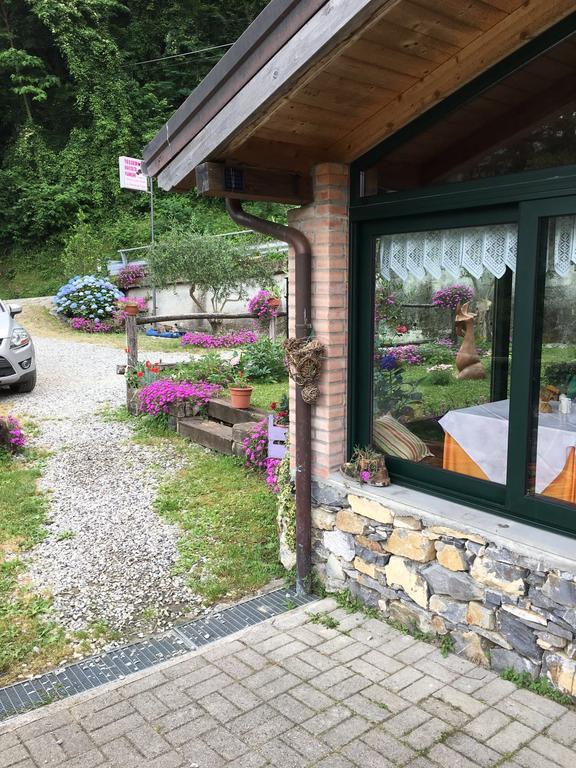 Agriturismo La Taverna Del Nonno Borzonasca Exterior foto